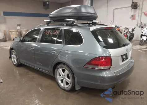 2011 Volkswagen Jetta Sportwagen 2.0L Tdi z USA, uszkodzony, nr VIN 3VWML7AJ7BM686995